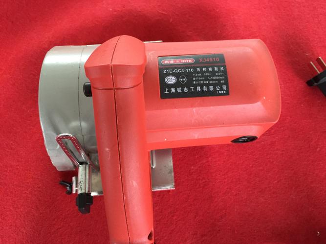 3.全銅電機,開關(guān)采用橡膠防塵套包裹,高硬度沖擊齒輪經(jīng),經(jīng)